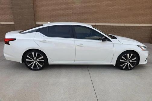 2022 Nissan Altima SR FWD
