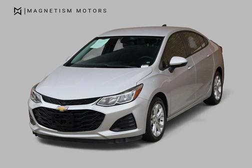 Silver Ice Metallic 2019 Chevrolet Cruze LS
