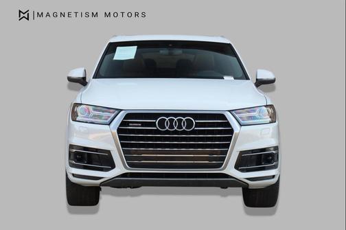 Carrara White 2017 Audi Q7 Premium