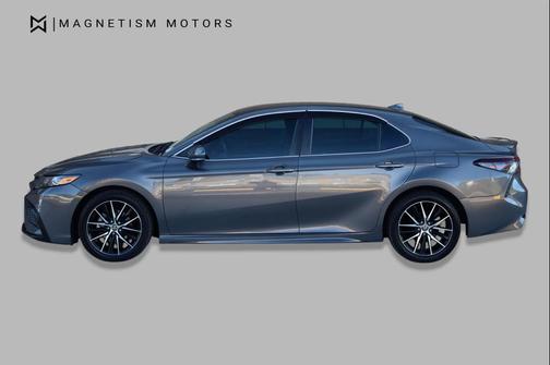 Predawn Gray Mica 2022 Toyota Camry SE