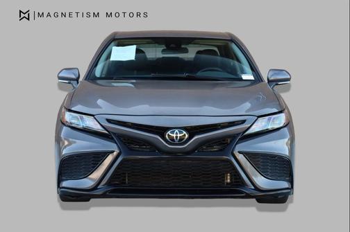 Predawn Gray Mica 2022 Toyota Camry SE
