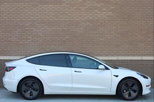 Pearl White Multi-Coat 2023 Tesla Model 3 Standard Range Plus