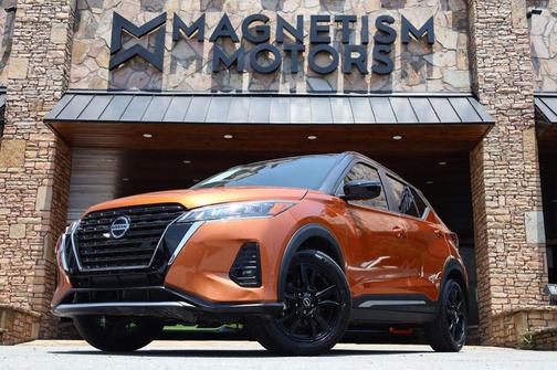 2023 Nissan Kicks SR