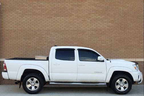 Super White 2014 Toyota Tacoma SR5