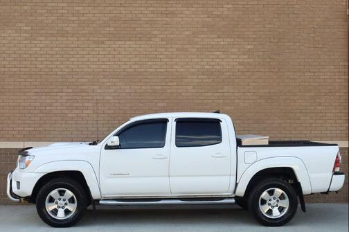Super White 2014 Toyota Tacoma SR5