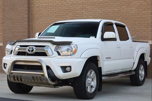Super White 2014 Toyota Tacoma SR5