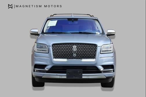 Chroma Crystal Blue Metallic 2019 Lincoln Navigator Black Label