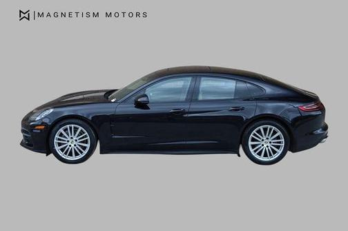 Jet Black Metallic 2018 Porsche Panamera 4