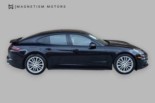 Jet Black Metallic 2018 Porsche Panamera 4