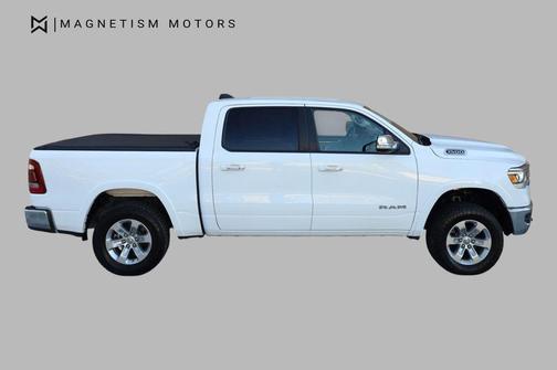 Bright White Clearcoat 2022 RAM 1500 Laramie