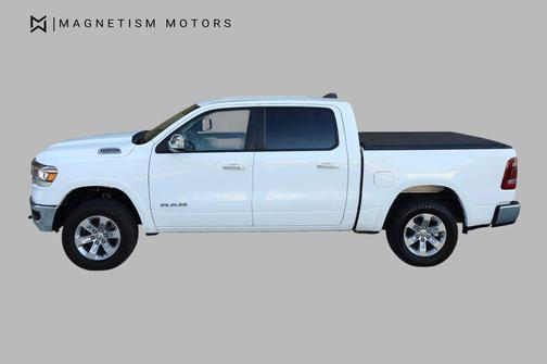 Bright White Clearcoat 2022 RAM 1500 Laramie