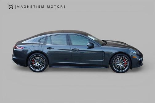 2017 Porsche Panamera Turbo