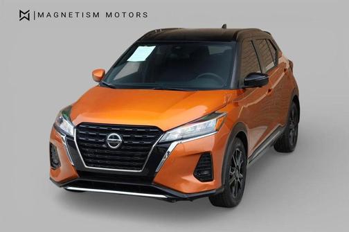 Monarch Orange Metallic/Super Black 2023 Nissan Kicks SR