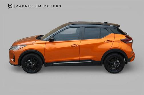 Monarch Orange Metallic/Super Black 2023 Nissan Kicks SR