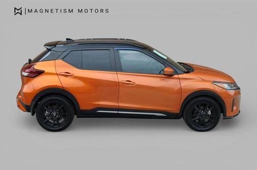 Monarch Orange Metallic/Super Black 2023 Nissan Kicks SR