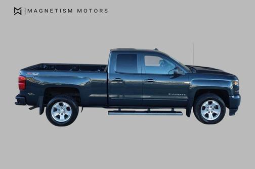 Deep Ocean Blue Metallic 2017 Chevrolet Silverado 1500 2LT