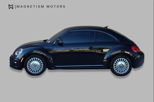 Black Uni 2015 Volkswagen Beetle 1.8T
