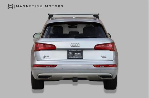 Florett Silver Metallic 2018 Audi Q5 2.0T Prestige