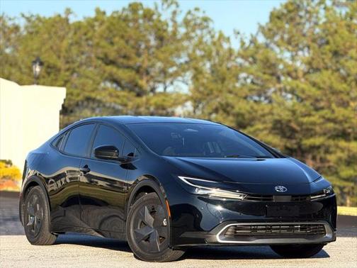 2025 Toyota Prius Plug-In Hybrid SE