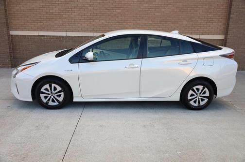 2016 Toyota Prius Two Eco