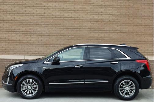 Stellar Black Metallic 2019 Cadillac XT5 Luxury