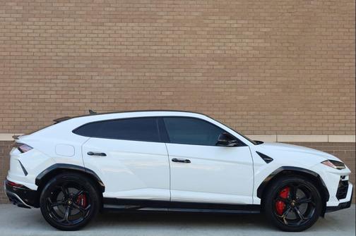 Bianco Icarus Metallic 2019 Lamborghini Urus AWD