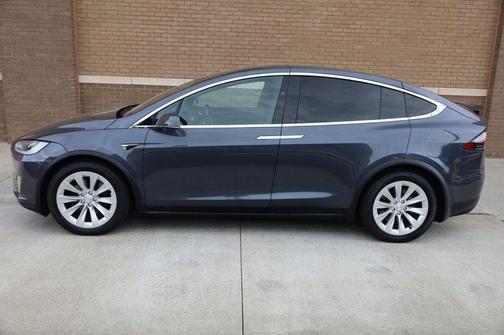 2018 Tesla Model X 75D AWD