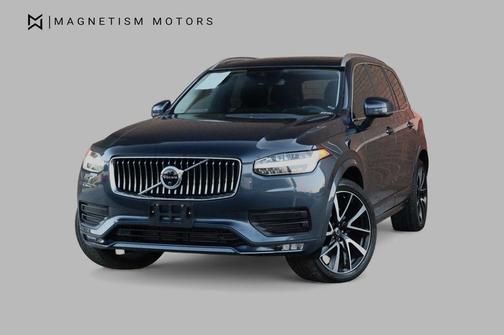 2022 Volvo XC90 T6 Momentum