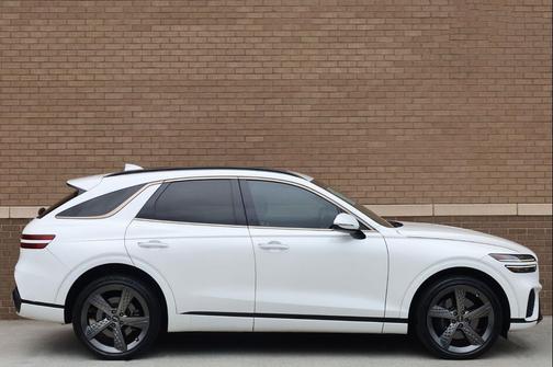 Uyuni White 2022 Genesis GV70 3.5T AWD Sport