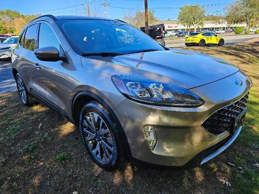 2020 Ford Escape TITANIUM