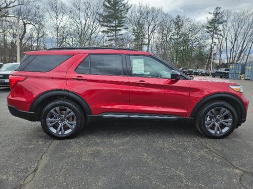 RAPID RED MET TINTED CC 2024 Ford Explorer XLT