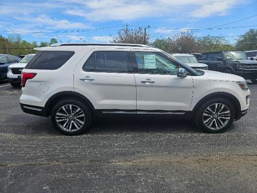 WHITE PLATINUM MET TRI-COAT 2018 Ford Explorer PLATINUM