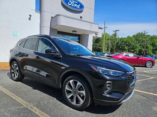 AGATE BLACK METALLIC 2024 Ford Escape PLATINUM