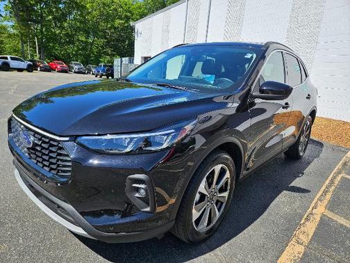 AGATE BLACK METALLIC 2024 Ford Escape PLATINUM
