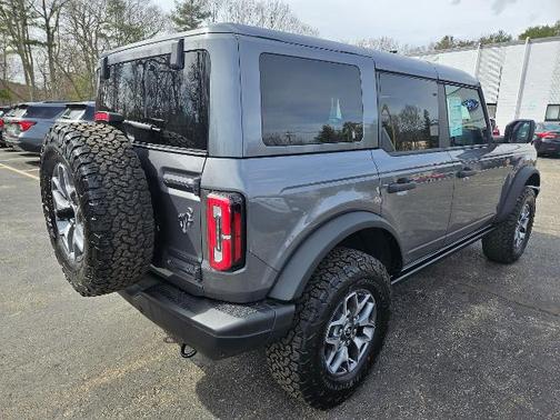 CARBONIZED GRAY METALLIC 2025 Ford Bronco BADLANDS