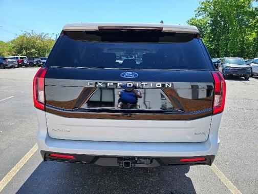 SPACE SILVER METALLIC 2025 Ford Expedition ACTIVE