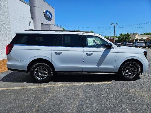 SPACE SILVER METALLIC 2025 Ford Expedition ACTIVE