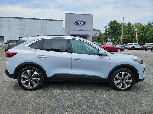 SPACE SILVER METALLIC 2025 Ford Escape PLATINUM