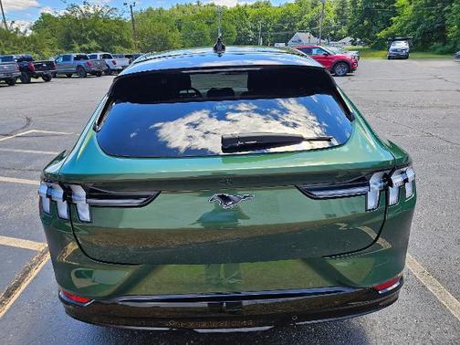 ERUPTION GREEN METALLIC 2024 Ford Mustang Mach-E PREMIUM