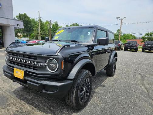 SHADOW BLACK 2025 Ford Bronco BASE
