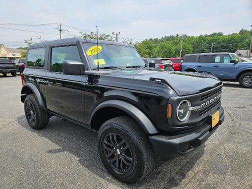 SHADOW BLACK 2025 Ford Bronco BASE