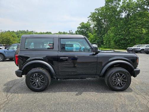 SHADOW BLACK 2025 Ford Bronco BASE
