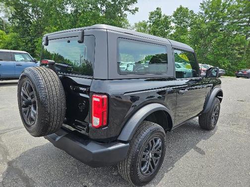 SHADOW BLACK 2025 Ford Bronco BASE