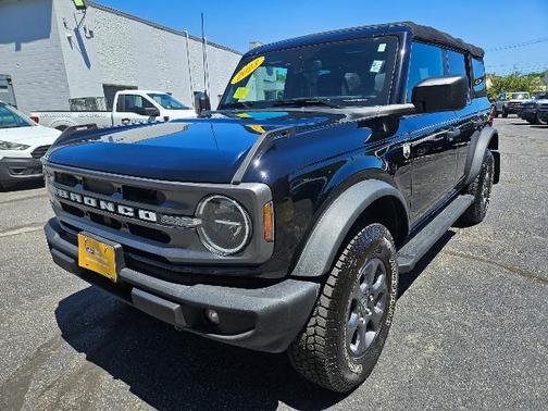 SHADOW BLACK 2023 Ford Bronco