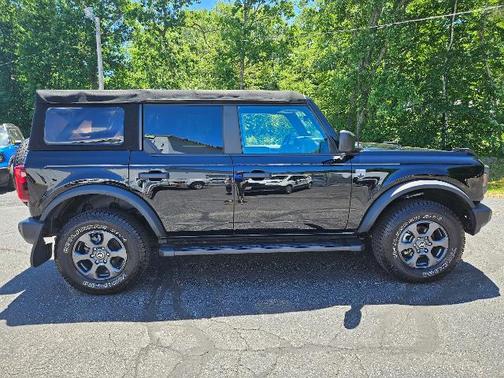 SHADOW BLACK 2023 Ford Bronco