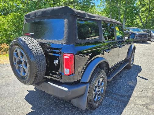 SHADOW BLACK 2023 Ford Bronco