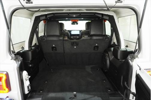 2024 Jeep Wrangler 4-Door Sahara 4x4