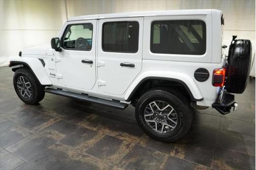 2024 Jeep Wrangler 4-Door Sahara 4x4