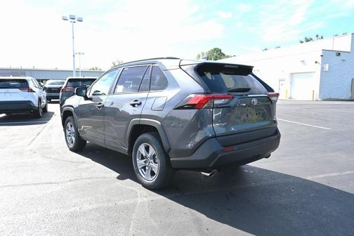 2025 Toyota RAV4 XLE