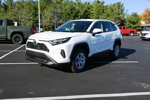 2025 Toyota RAV4 LE